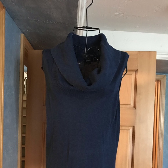Blue sleeveless sweater cowl/turtle neck - Picture 3 of 5